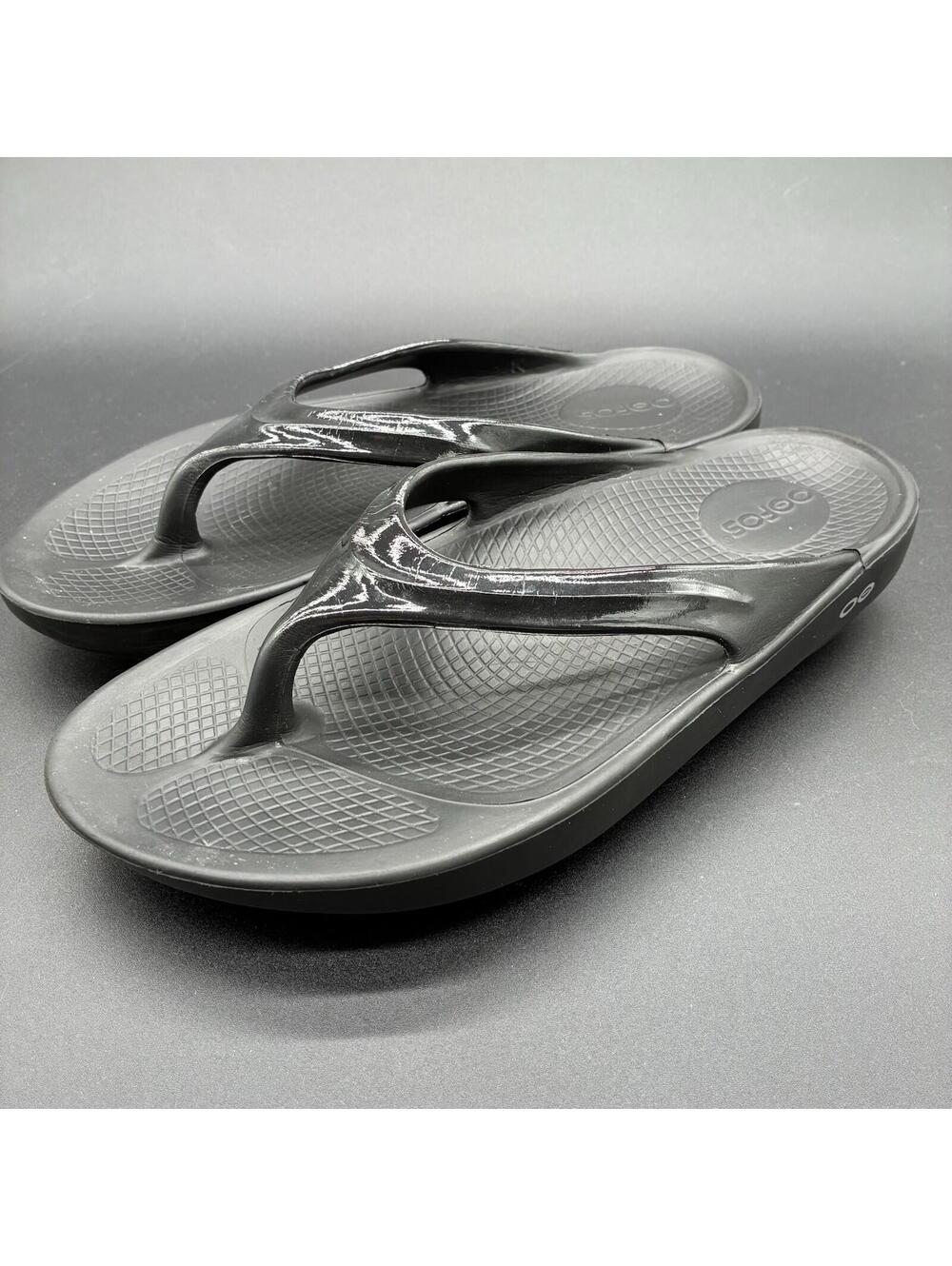 OOFOS OOlala Luxe Womens 9 Black Recovery Thong Flip Flop Sandals Comfort